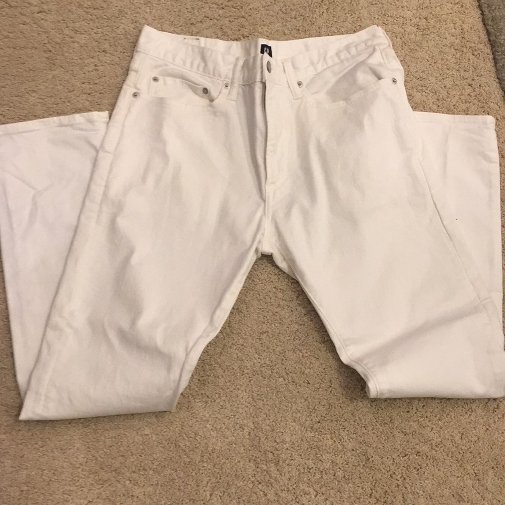 Men’s white jeans